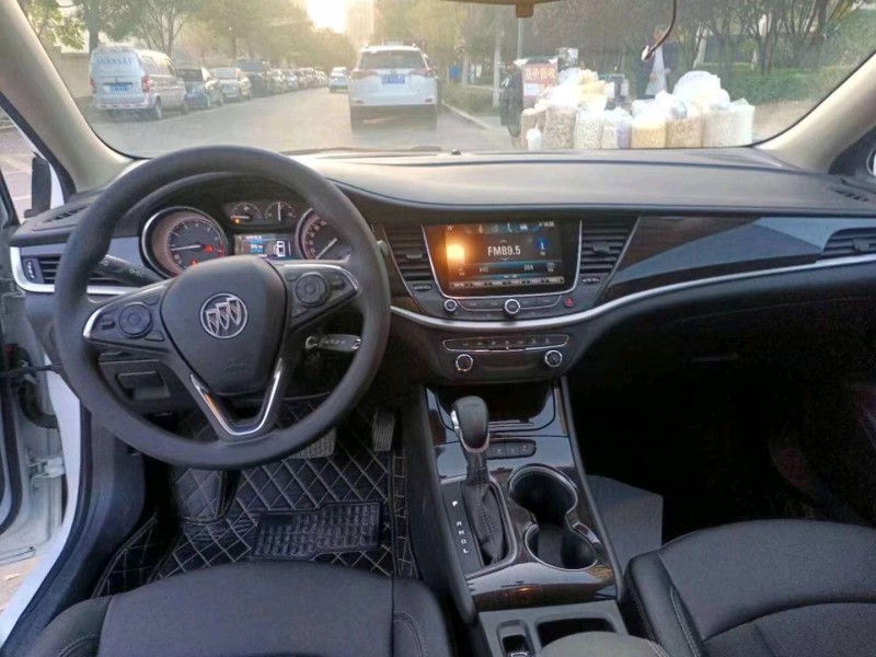 枣庄18年别克威朗8