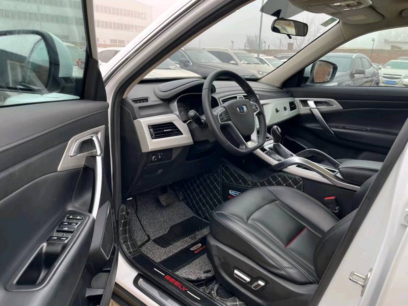 保定18年吉利博越7