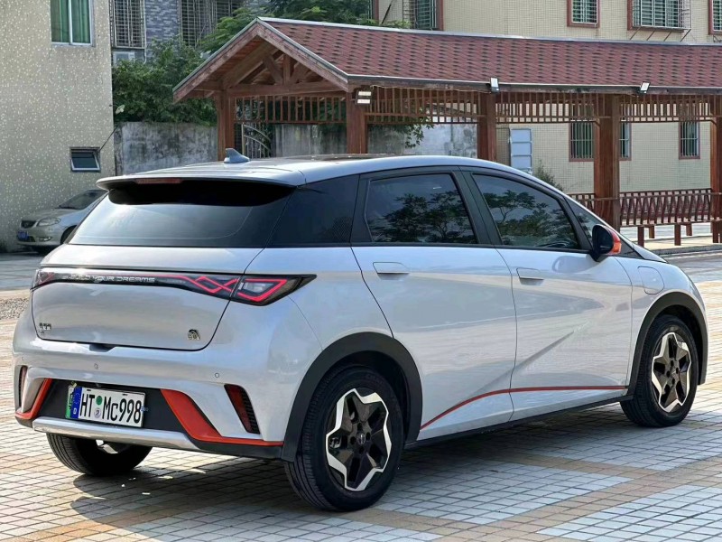 汕头22年比亚迪海豚8