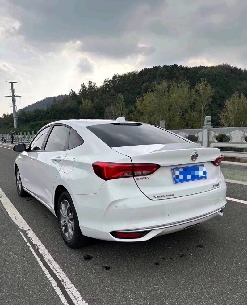 枣庄23年别克威朗6