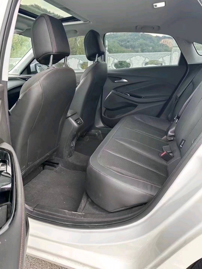 枣庄23年别克威朗8