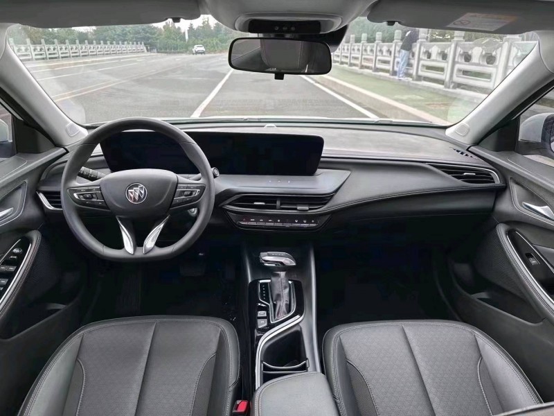 枣庄23年别克威朗9