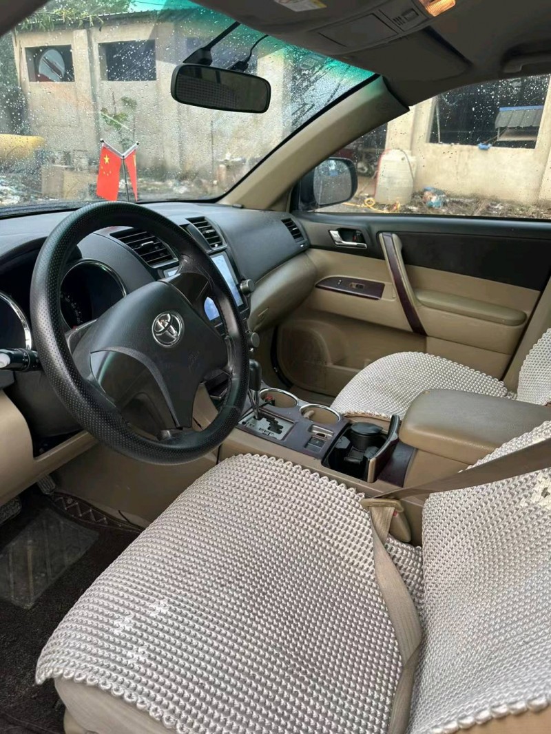 安阳12年丰田汉兰达8