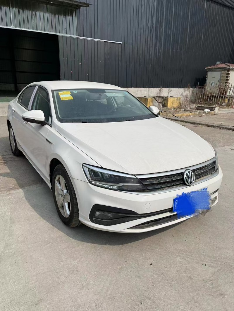 济宁22年大众凌渡2