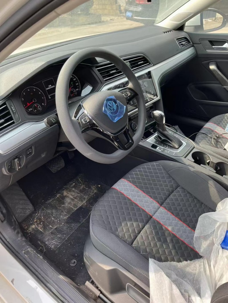 济宁22年大众凌渡4