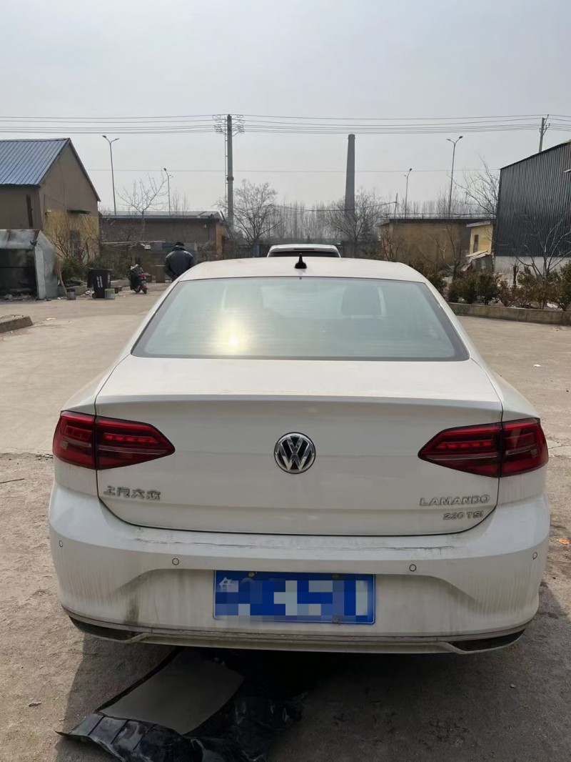 济宁22年大众凌渡8