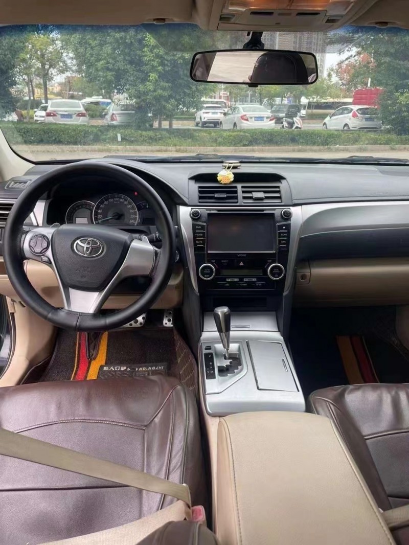 济宁13年丰田凯美瑞5