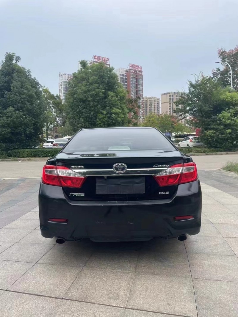 济宁13年丰田凯美瑞8