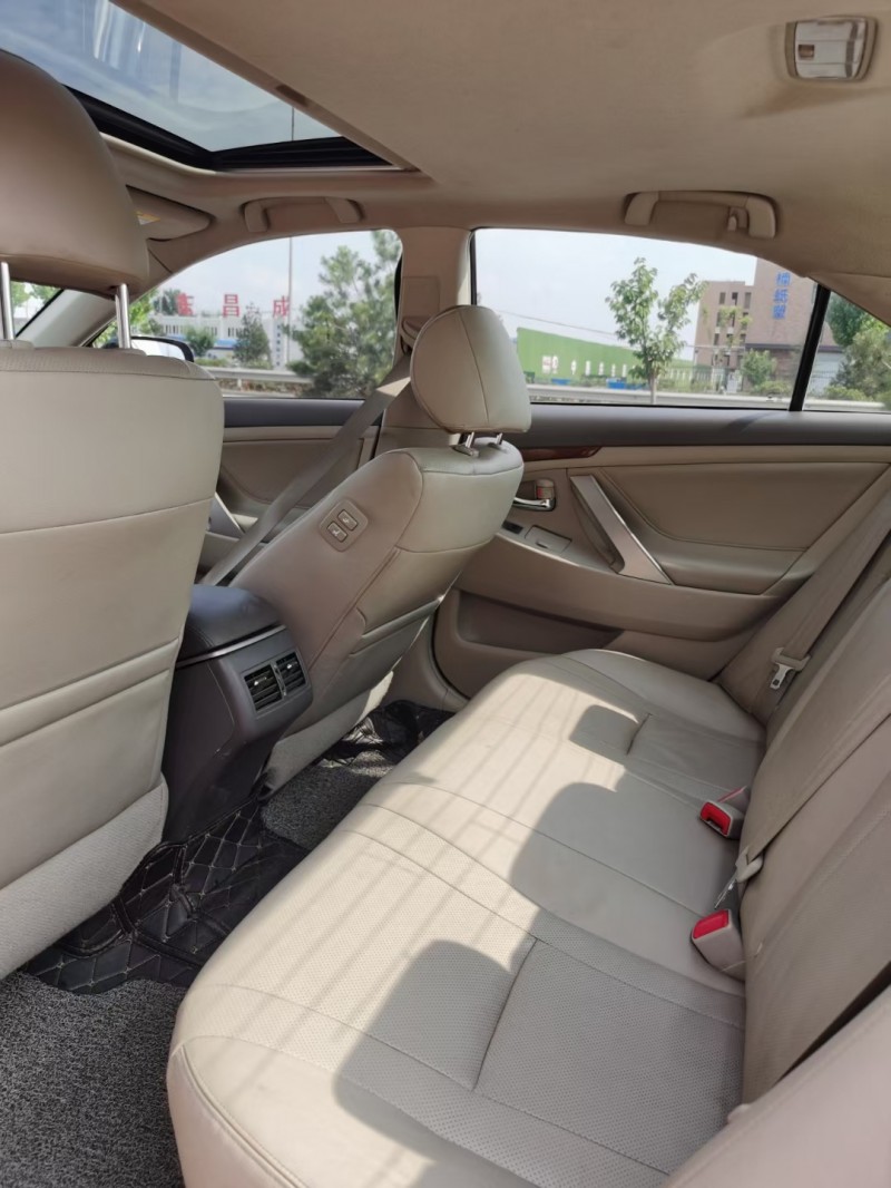 济宁15年丰田凯美瑞6