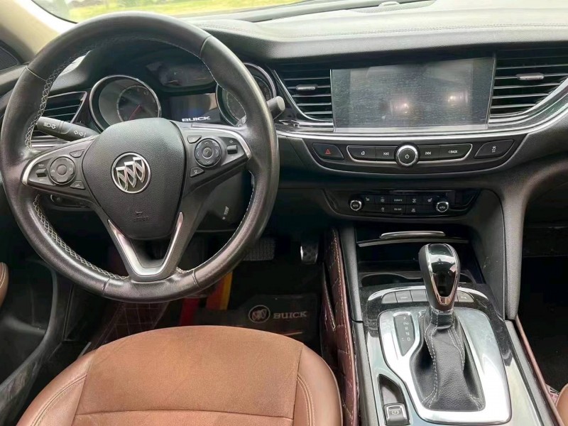 珠海17年别克君威5