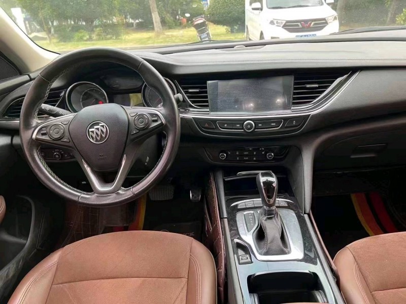 珠海17年别克君威6