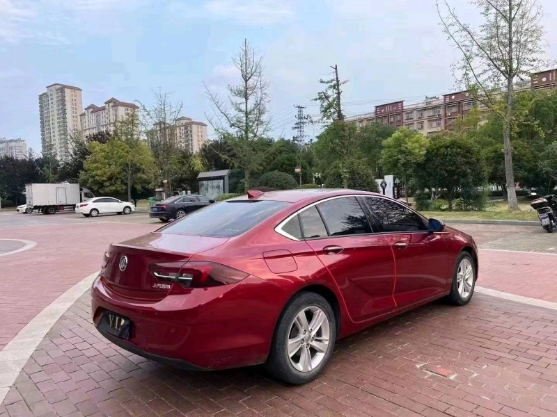 珠海17年别克君威7