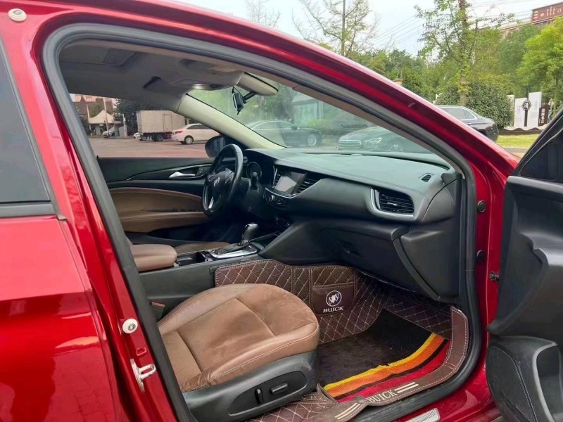 珠海17年别克君威9