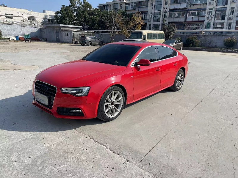 济宁16年奥迪A54