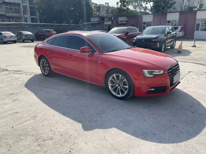 济宁16年奥迪A55