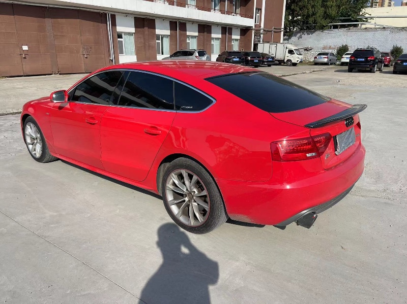 济宁16年奥迪A58