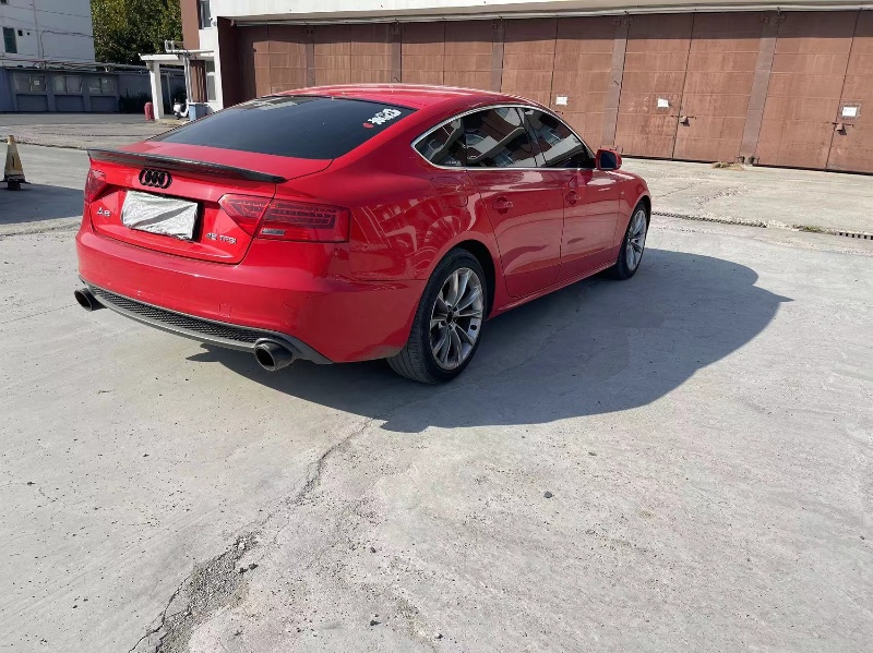 济宁16年奥迪A59