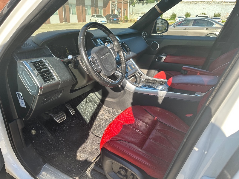 济宁17年路虎揽胜运动9