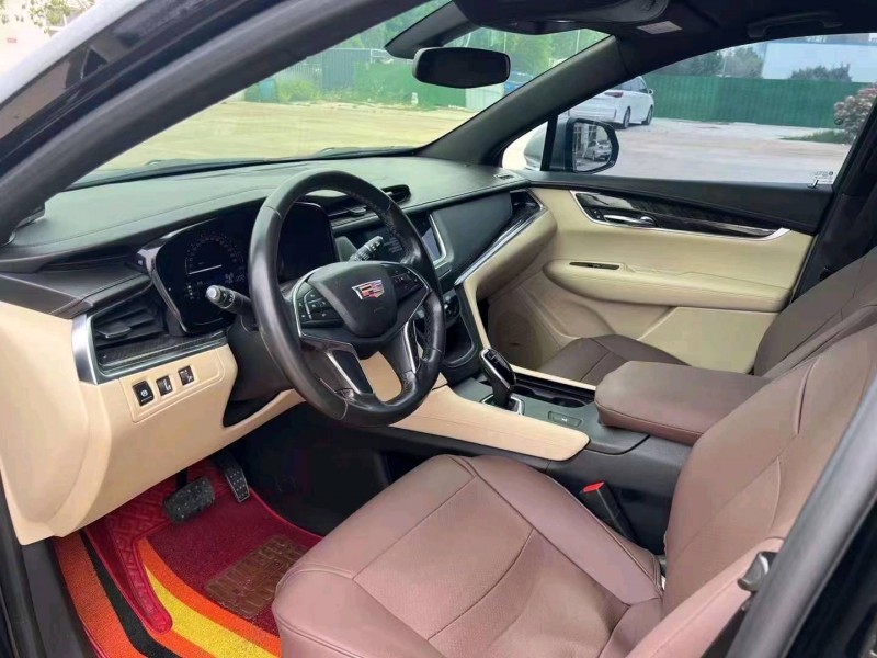 济宁17年凯迪拉克XT54