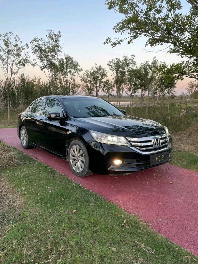 宿迁14年本田雅阁2