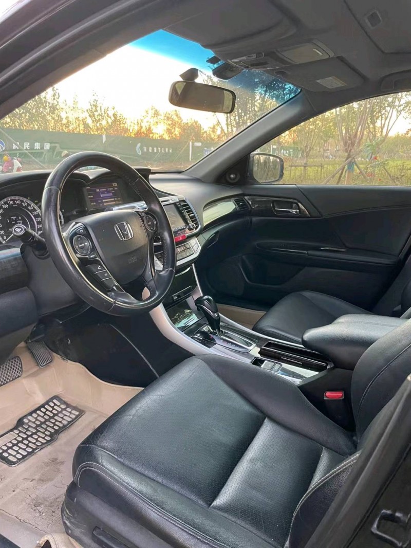 宿迁14年本田雅阁6