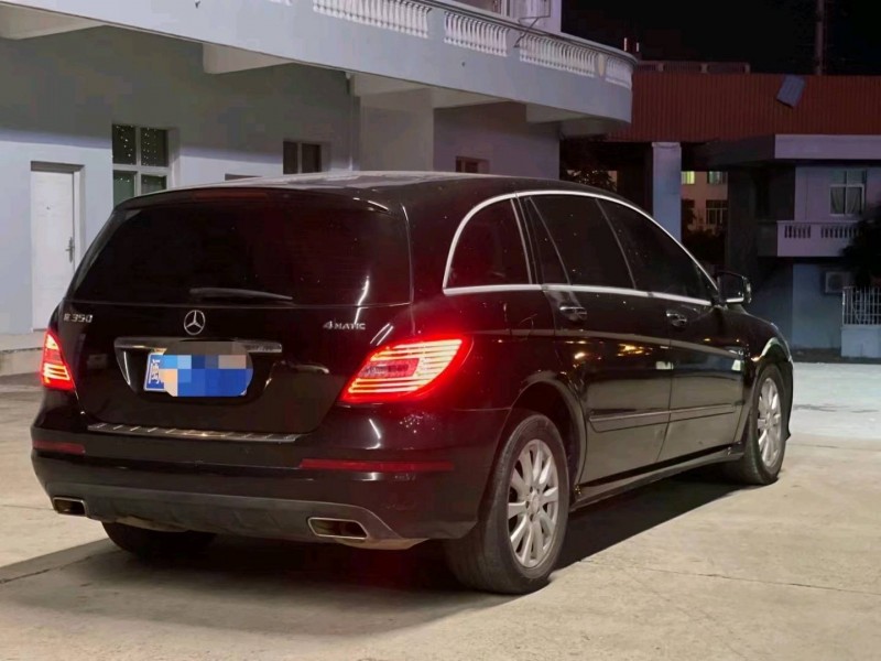 东营11年奔驰R6