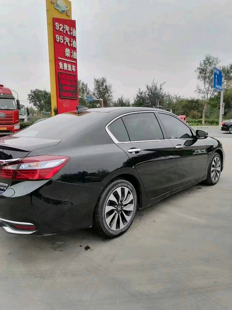 邢台18年本田雅阁4