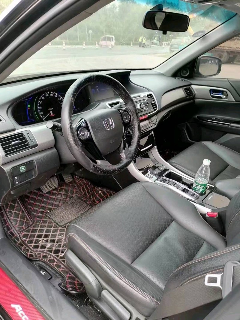 邢台18年本田雅阁6