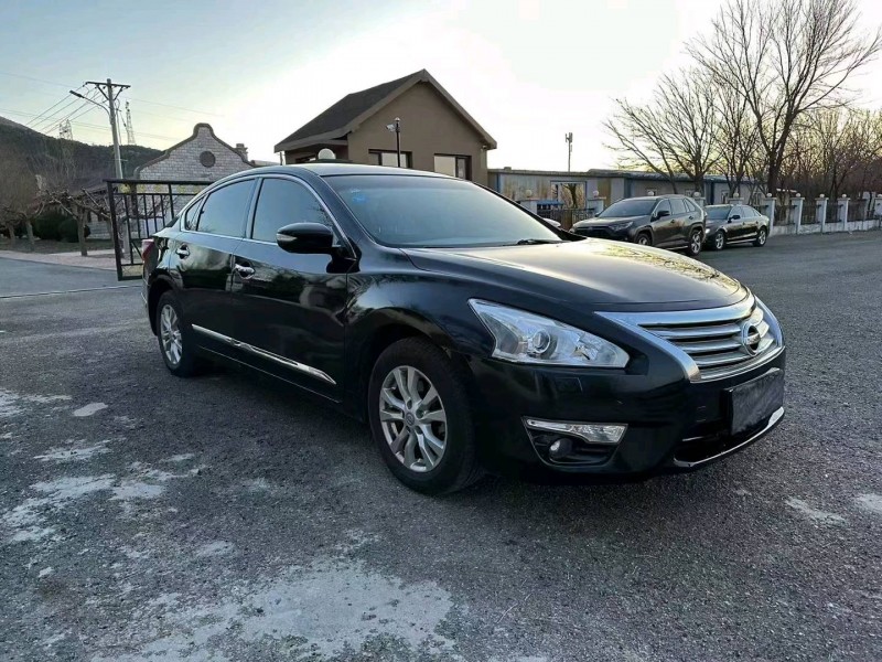 保定14年日产天籁2