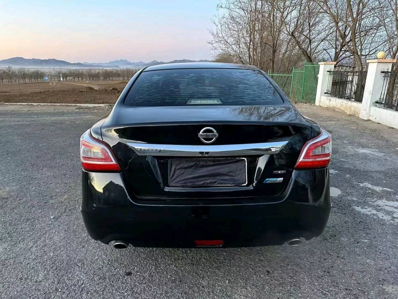 保定14年日产天籁8