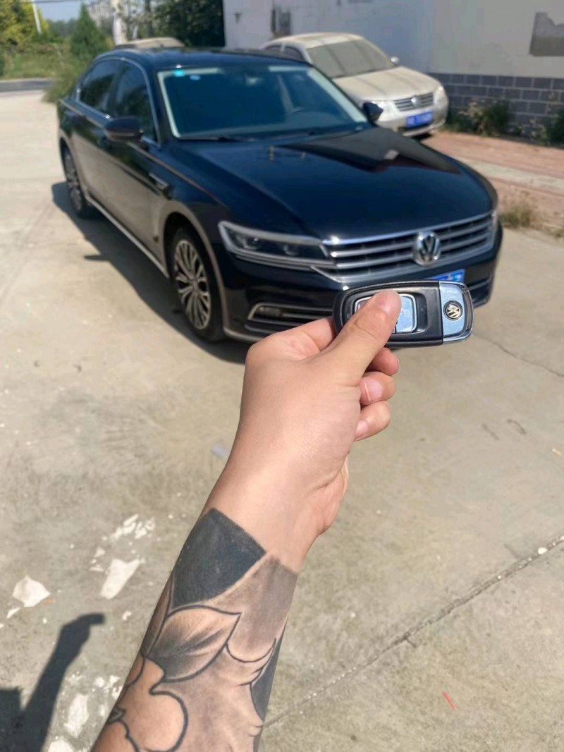 保定17年大众辉昂2