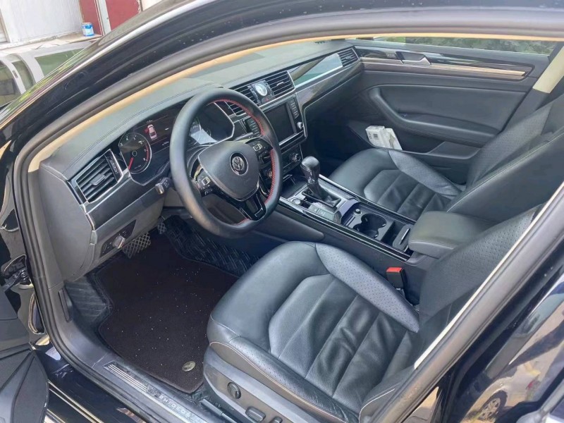 保定17年大众辉昂4