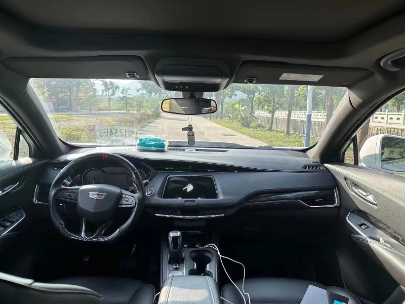 广州20年凯迪拉克XT43