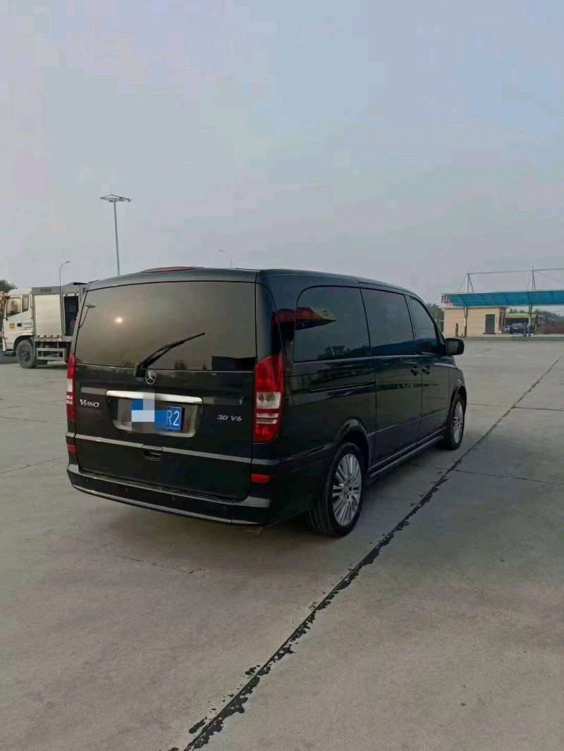 邯郸17年奔驰唯雅诺5