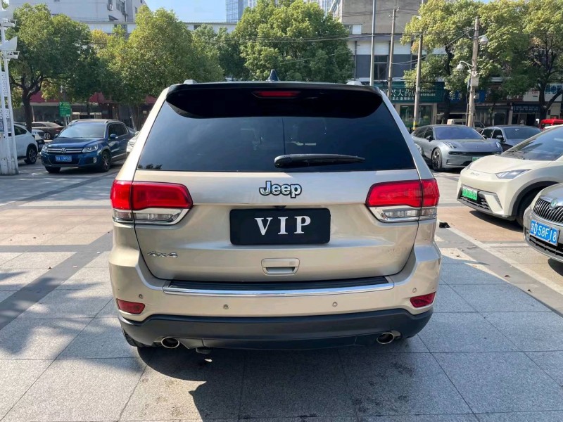 常州16年Jeep大切诺基8