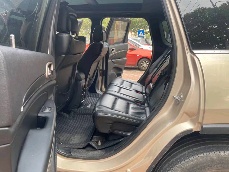 常州16年Jeep大切诺基4