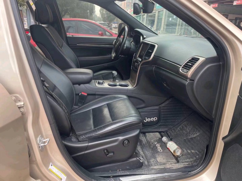 常州16年Jeep大切诺基5