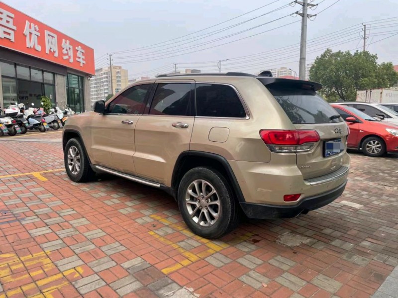 常州16年Jeep大切诺基9