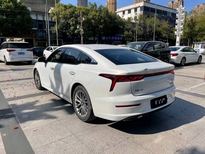 徐州22年奔騰B707
