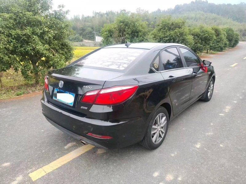 嘉兴16年长安汽车逸动3