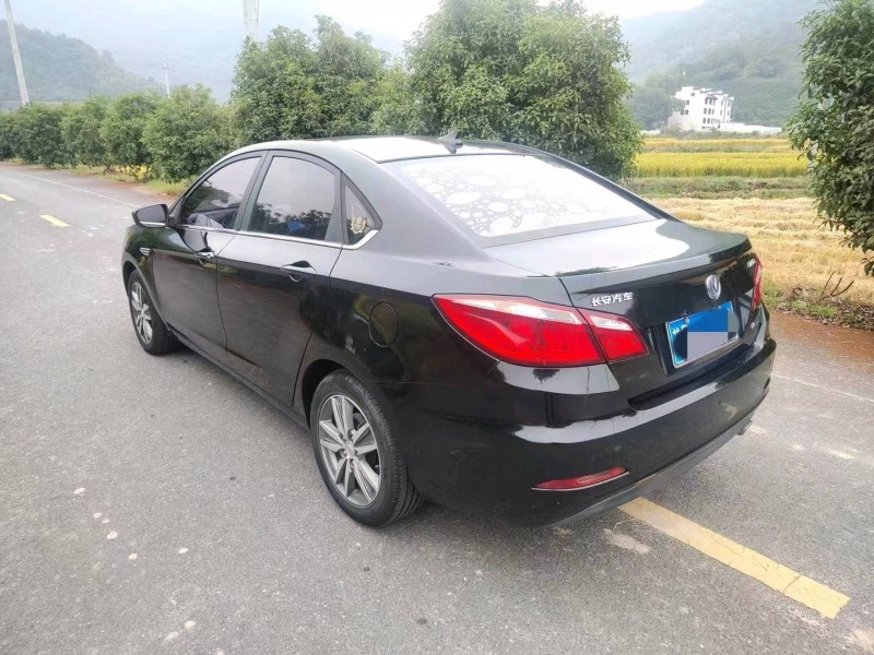 嘉兴16年长安汽车逸动8