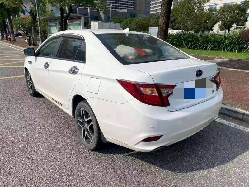 珠海15年比亚迪速锐9