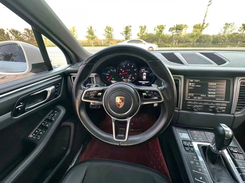 枣庄16年保时捷Macan5