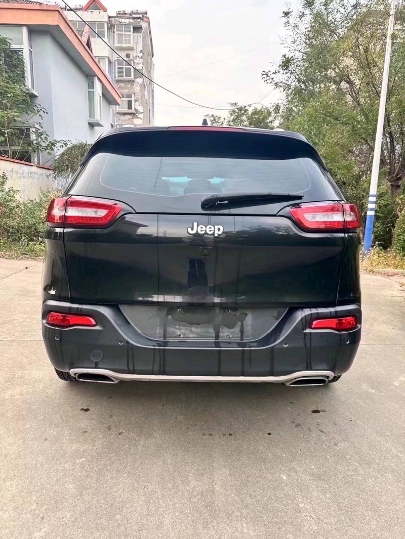 枣庄18年Jeep自由光6