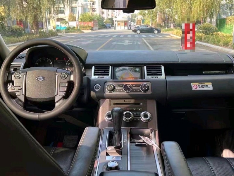 青岛11年路虎揽胜运动4