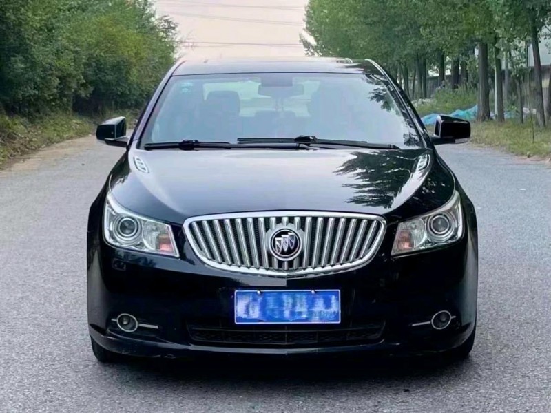 青岛12年别克君越1