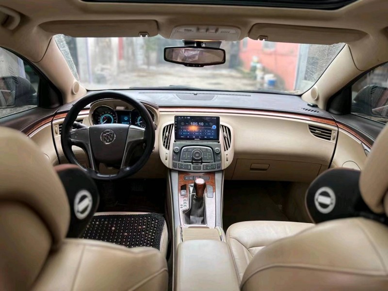 东营13年别克君越9