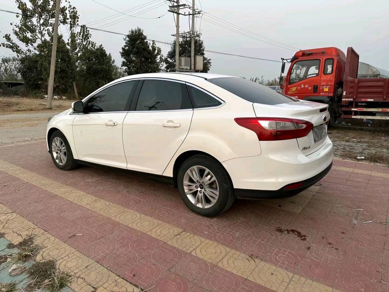 徐州14年福特福克斯8