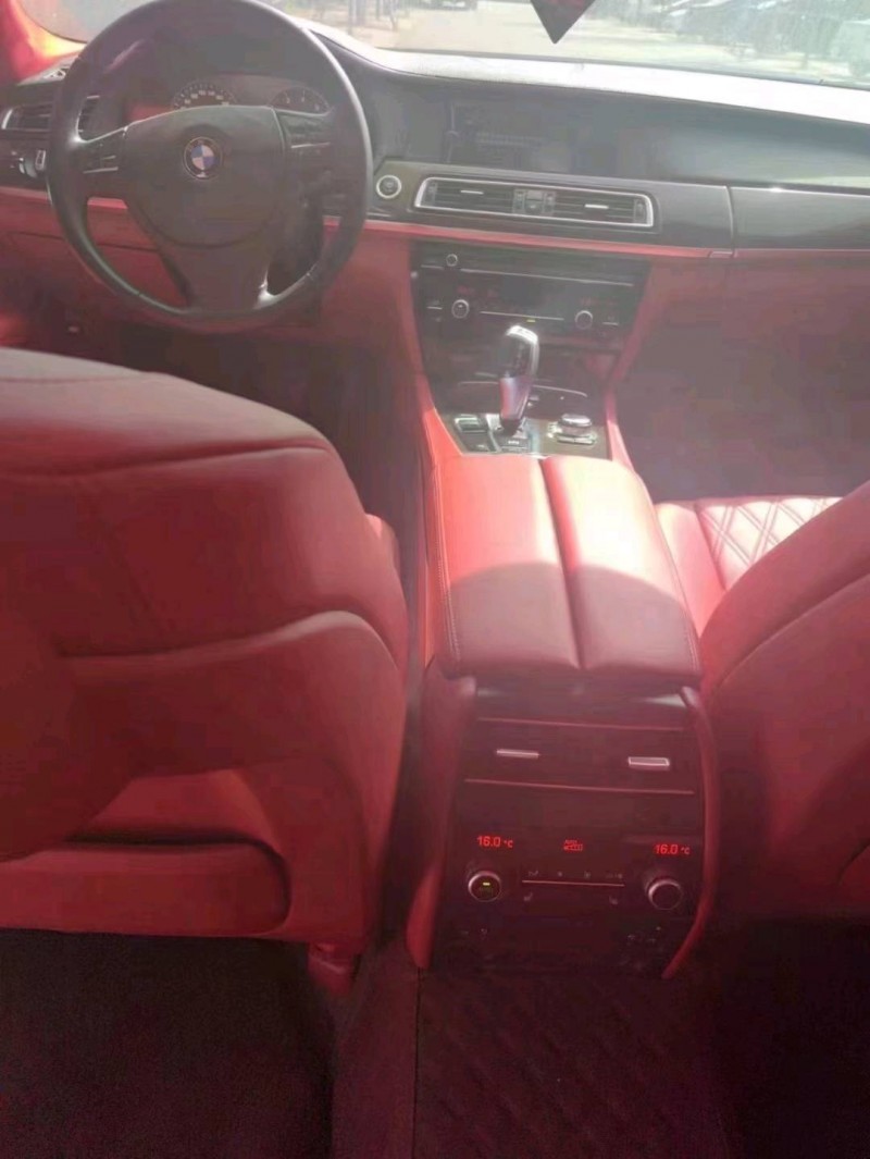 保定12年宝马7系4