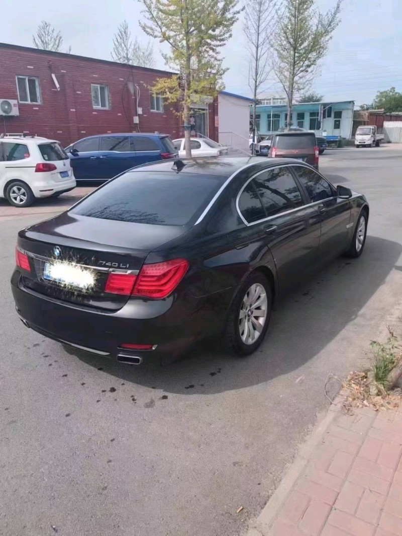 保定12年宝马7系5
